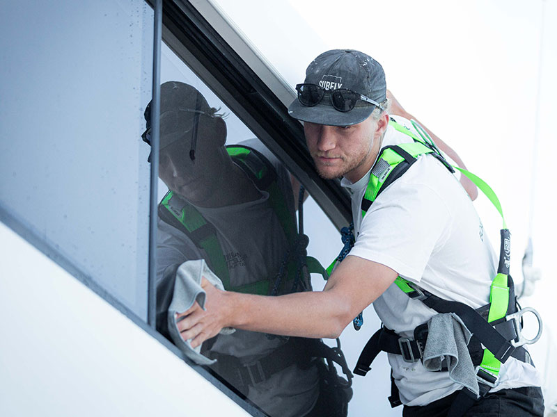 Cleaning boat windows