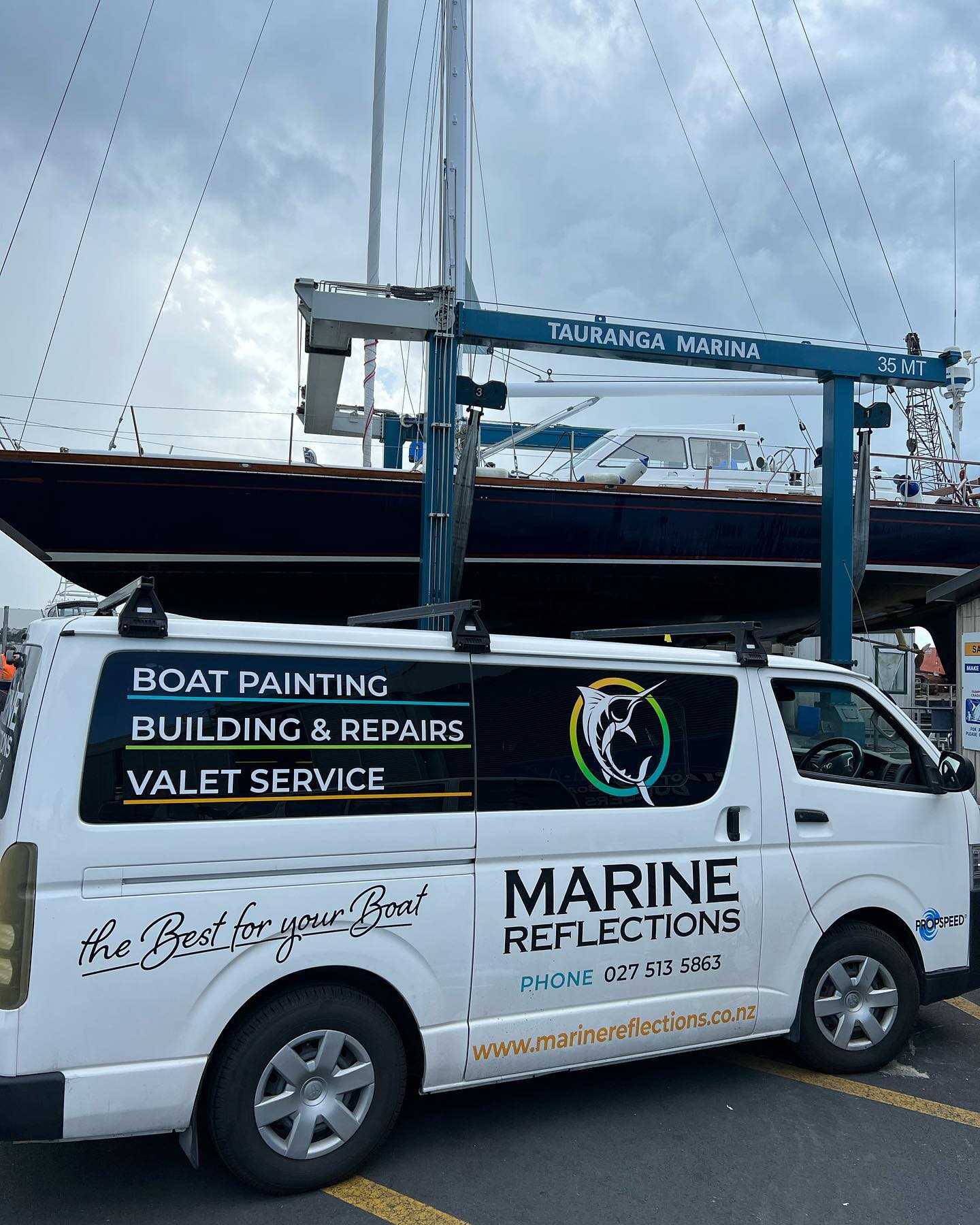 MR-vehicle Marine Reflections Boat Building total projecte management